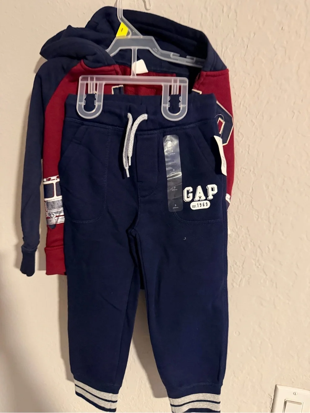 GAP Kids Fire Truck 2 Piece Hoodie Jogger Set Navy Red Size 3 Years NWT